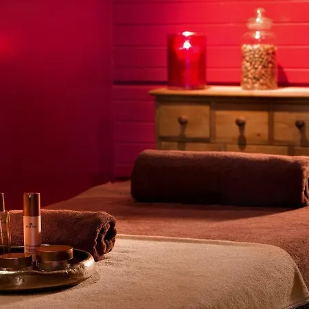 Au Chamois D'or By Les Etincelles Otel 5*